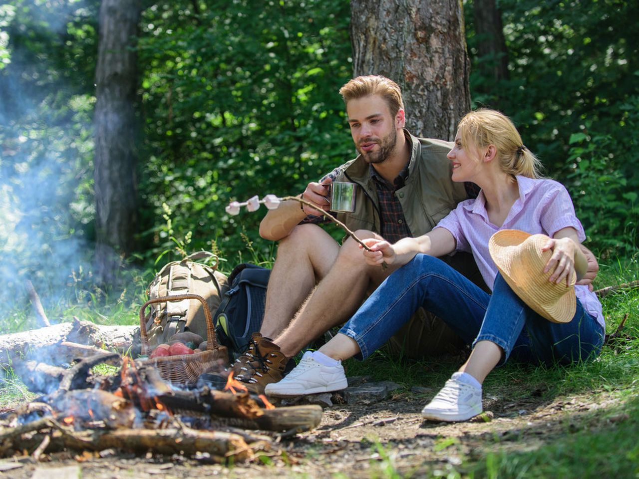 Romantik im Thüringer Wald: Sekt, Blumen & Fass-Sauna