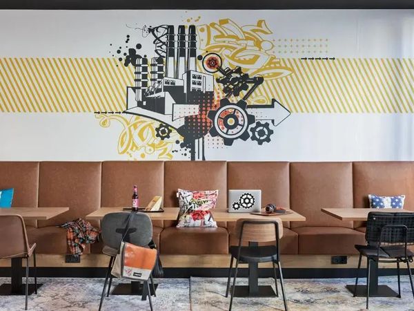 8 Tage Urlaub mit Frühstück im Moxy Hamburg Altona inkl. Frühstück