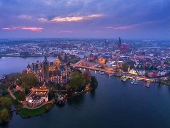 4 Tage Kurzurlaub mit Frühstück im Courtyard Schwerin