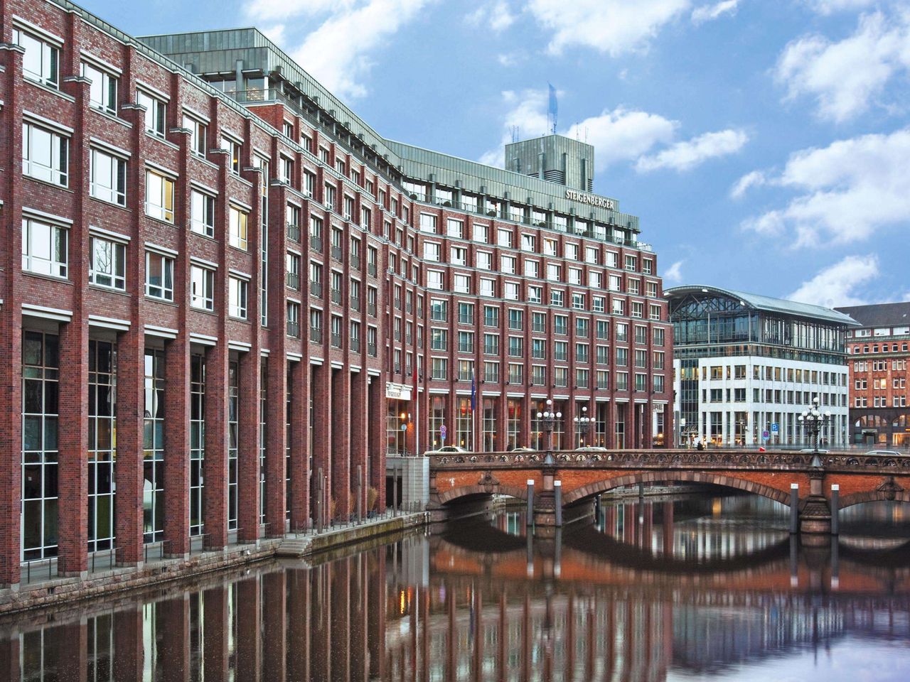 Hansestadt erkunden im Steigenberger Hotel Hamburg