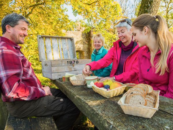 Der gestiefelte Kater – Wander- & Genusswochenende! in Bad Emstal Sand Halbpension
