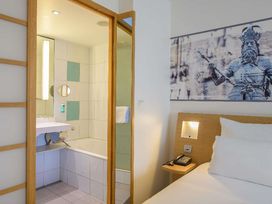 2 Tage mit Frühstück im Hotel Novotel Aachen City