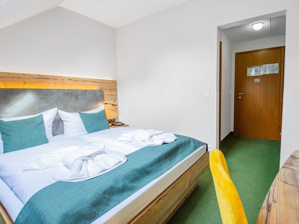 3 Tage Familienkurztrip inkl. Schwimmen mit Pinguinen in Kolkwitz, Brandenburg Halbpension Plus