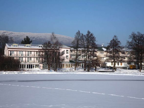 Riviera Hotel