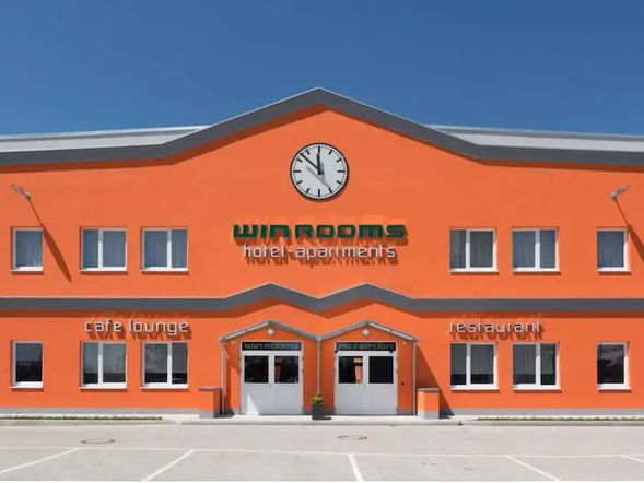 Winrooms Seminar Hotel and Apartments
