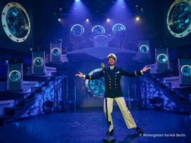 AHOI - Swing, Dinner & Acrobatics im Wintergarten Varieté Berlin mit Ticket und Hotel