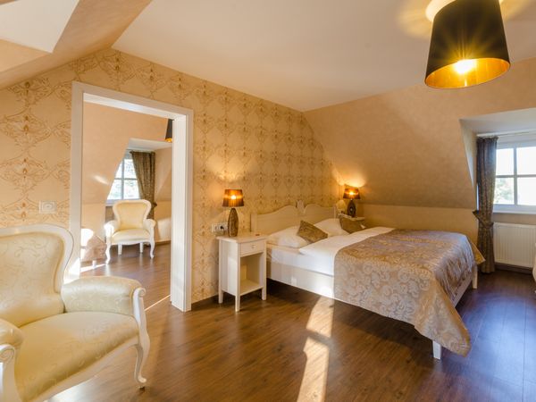 4 Tage Schloss-Romantik am See in Mecklenburg in Schorssow, Mecklenburg-Vorpommern inkl. Halbpension