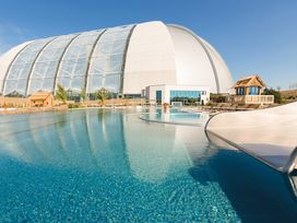 Tropisch Zelten nahe Berlin! 2 Tage Kurzurlaub mit Frühstück im Zelte at Tropical Islands