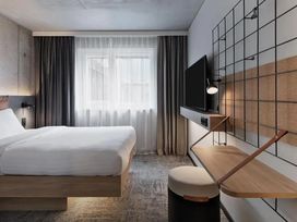 2 Tage Kurzurlaub mit Frühstück im Moxy Hamburg Altona