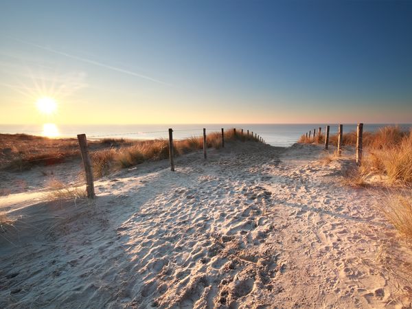 Nordsee-Auszeit mit Wellness mit Frühstück – 4 Tage Strandhotel Golfzang in Egmond aan Zee, Nordholland (Noord-Holland) inkl. Frühstück