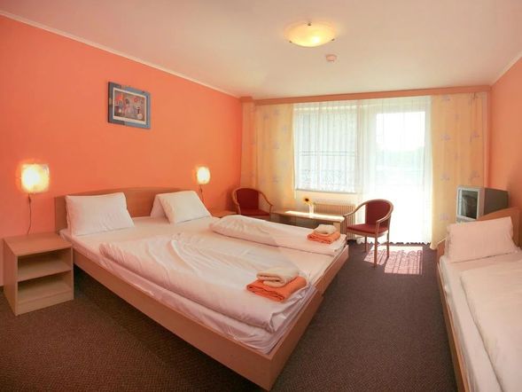 Dreibettzimmer STANDARD mit Balkon und Seeblick
