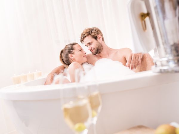 Bed of Roses – Romantik mit Schwaben-Therme in Aulendorf Halbpension