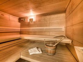 8 Tage Urlaub im Garner Hotel Friedrichshafen by IHG