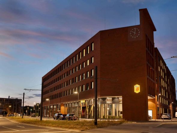 Super 8 by Wyndham Mainz Zollhafen