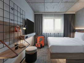 2 Tage Kurzurlaub mit Frühstück im Moxy Hamburg Altona
