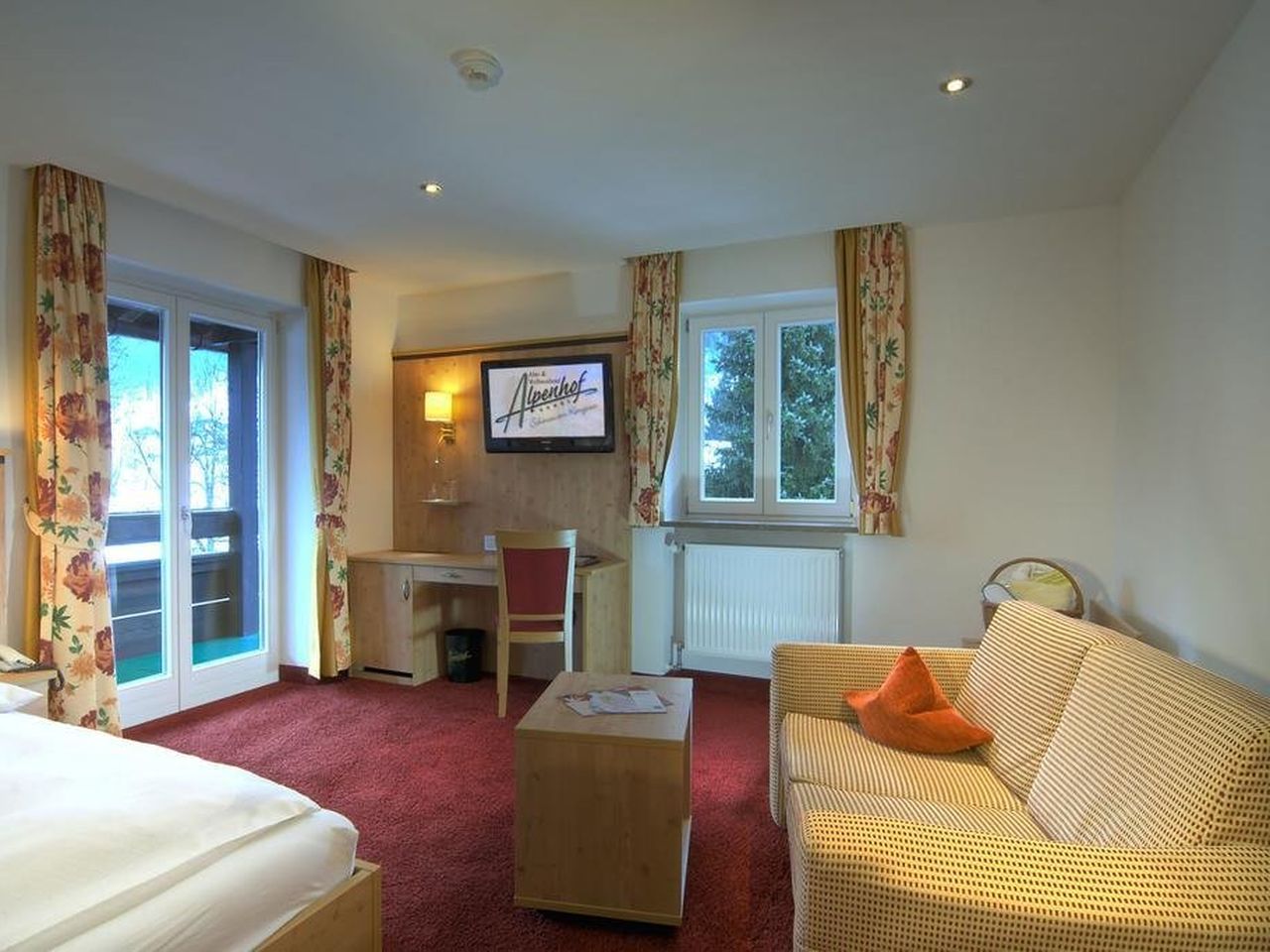 Alm- & Wellnesshotel Alpenhof