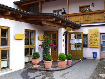 Wein, Wellness und Genuss / Gaumenschmaus & Saunaduft