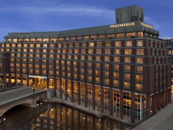 Hansestadt erkunden im Steigenberger Hotel Hamburg