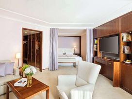 5 Tage im Grand Elysee Hamburg 