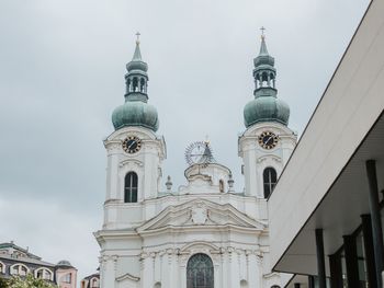 Urlaub in Karlsbad: Stadtführung und Thermalbad