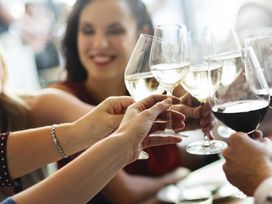 FRÜHLINGSER­WACHEN AN DER MOSEL 