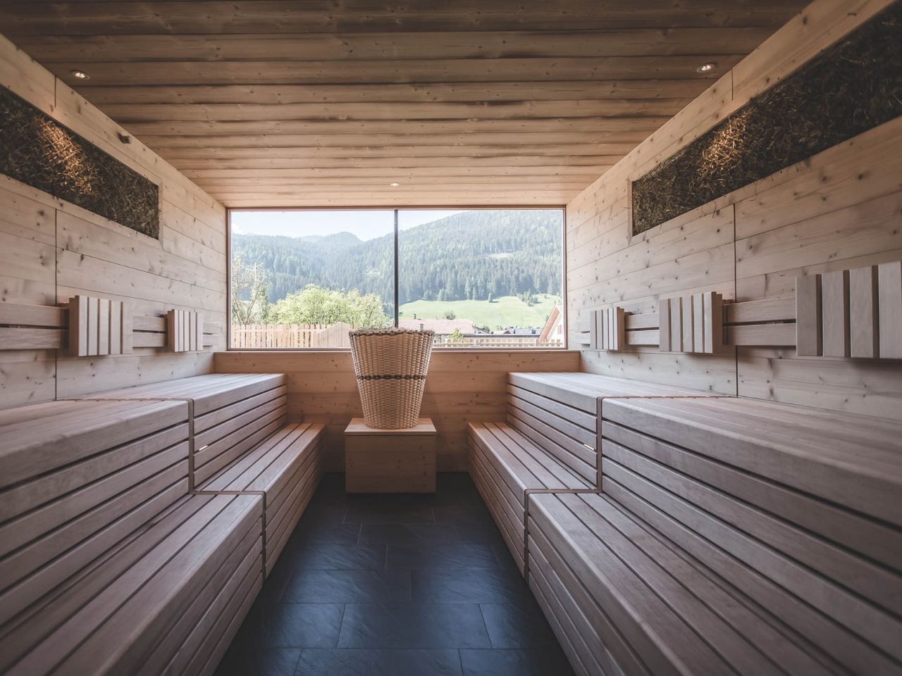 Wellness und Wein in den Dolomiten