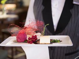 2 Tage Kurzurlaub mit Frühstück im WM-Hotel Englischer Hof