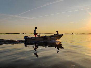 4 Tage Hausboot fahren an der Müritz & Abendessen