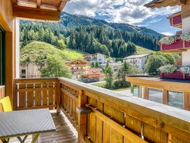 say hello. to the happYellow. 3 Tage in Saalbach