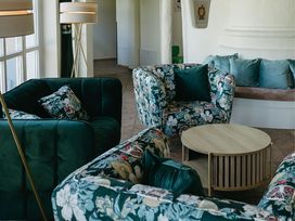 Silvester mit Galadinner & Live-Musik im Burgenland