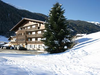 Südtiroler Bergidylle im Hotel Almarett erleben