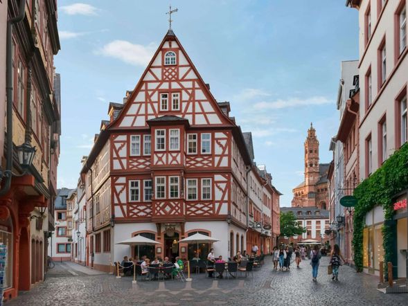 2 Tage Kurzurlaub mit Frühstück im Super 8 by Wyndham Mainz Zollhafen