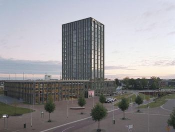Bild 9 von 326