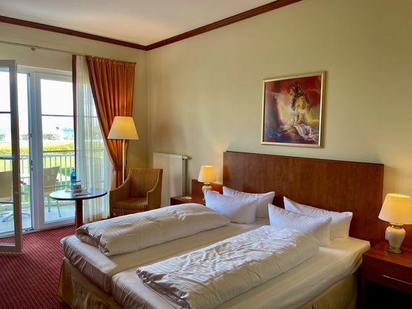 Doppelzimmer zur direkten Meerseite in der 1. Etage