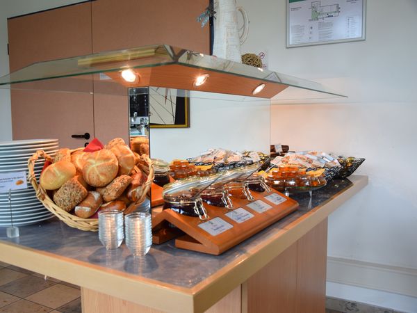 Auszeit 3 Tage mit Frühstück im AMBER ECONTEL München, Bayern inkl. Frühstück