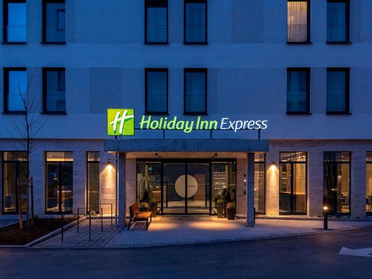 2 Tage mit Frühstück im Holiday Inn Express Munich
