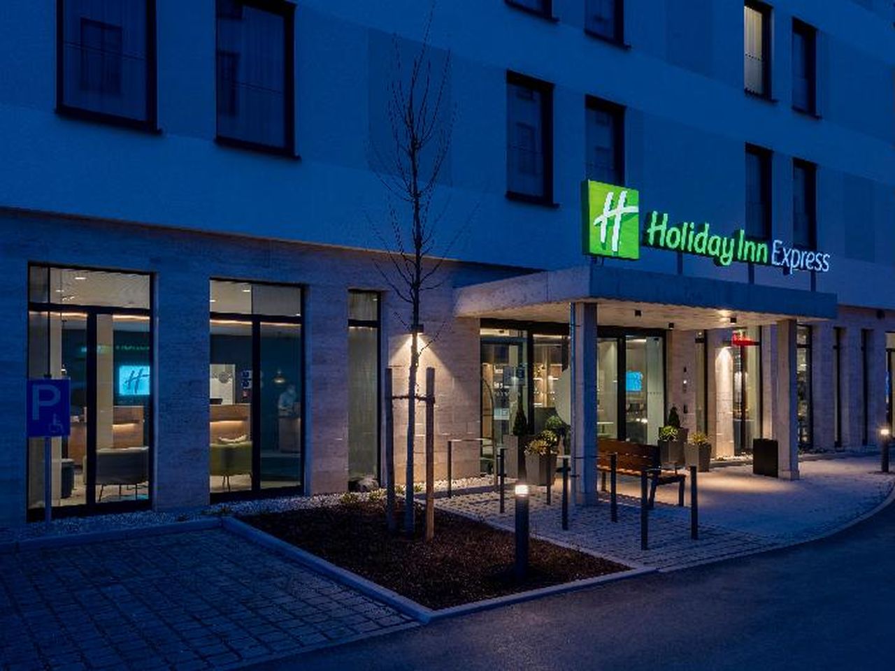 2 Tage mit Frühstück im Holiday Inn Express Munich