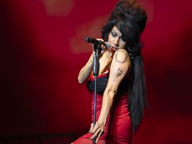 Amy in the Sky - Club Forever in Berlin mit Ticket und Hotel