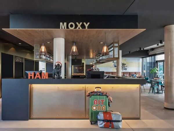 8 Tage Urlaub mit Frühstück im Moxy Hamburg Altona inkl. Frühstück