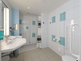 2 Tage mit Frühstück im Hotel Novotel Aachen City