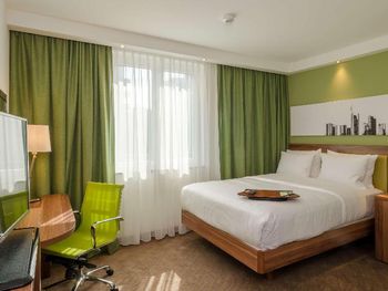 2 Tage im Hampton By Hilton Hamburg mit Frühstück