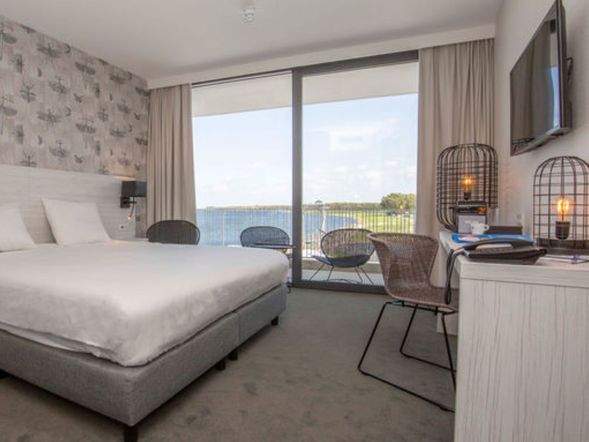 Luxus-Doppelzimmer mit Seeblick
