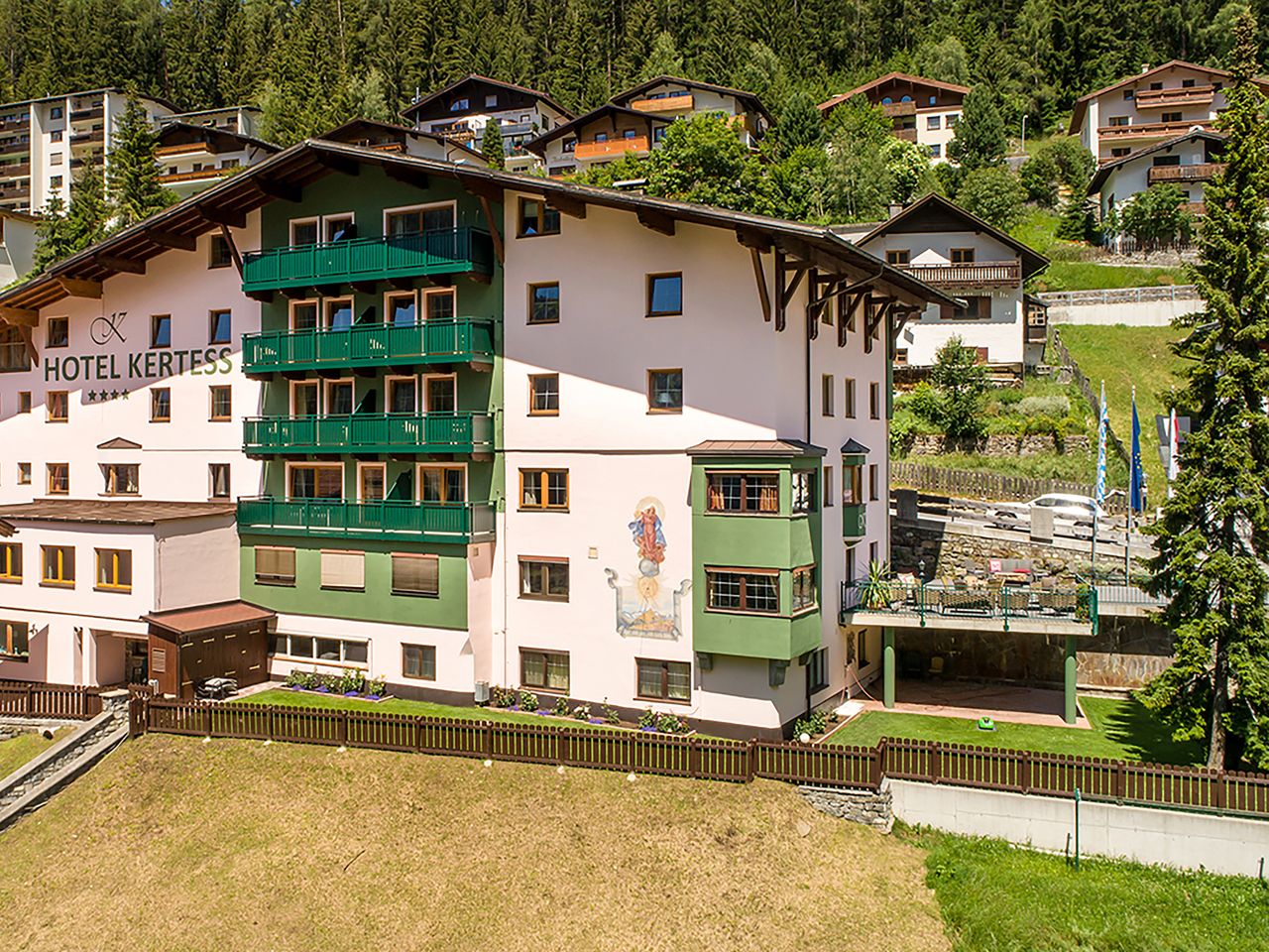 4 Tage im Hotel Kertess am Arlberg mit HP