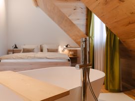 3 Tage - Wellness & Genuss für Zwei - Luxusmomente zwischen Weinbergen und Karst