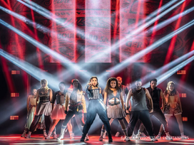 &JULIA - Das Pop-Musical mit Ticket und Hotel