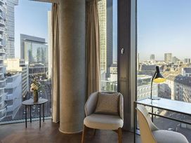 2 Tage Frankfurt erkunden im NH Collection Frankfurt Spin Tower mit Frühstück