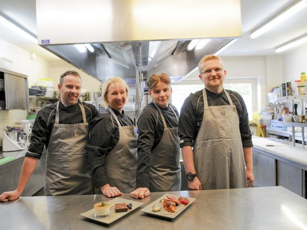 Doppelzimmer mit Halbpension zum attraktiven Preis in Hatten OT Kirchhatten, Niedersachsen inkl. Halbpension