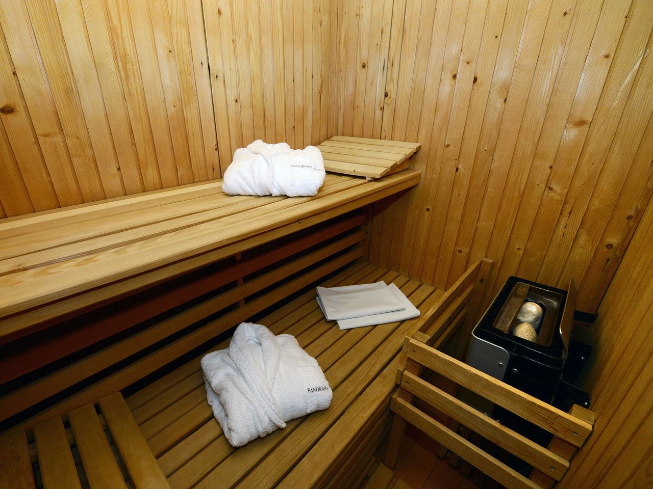 Städte- und Wellnessreise über den Dächern Prags