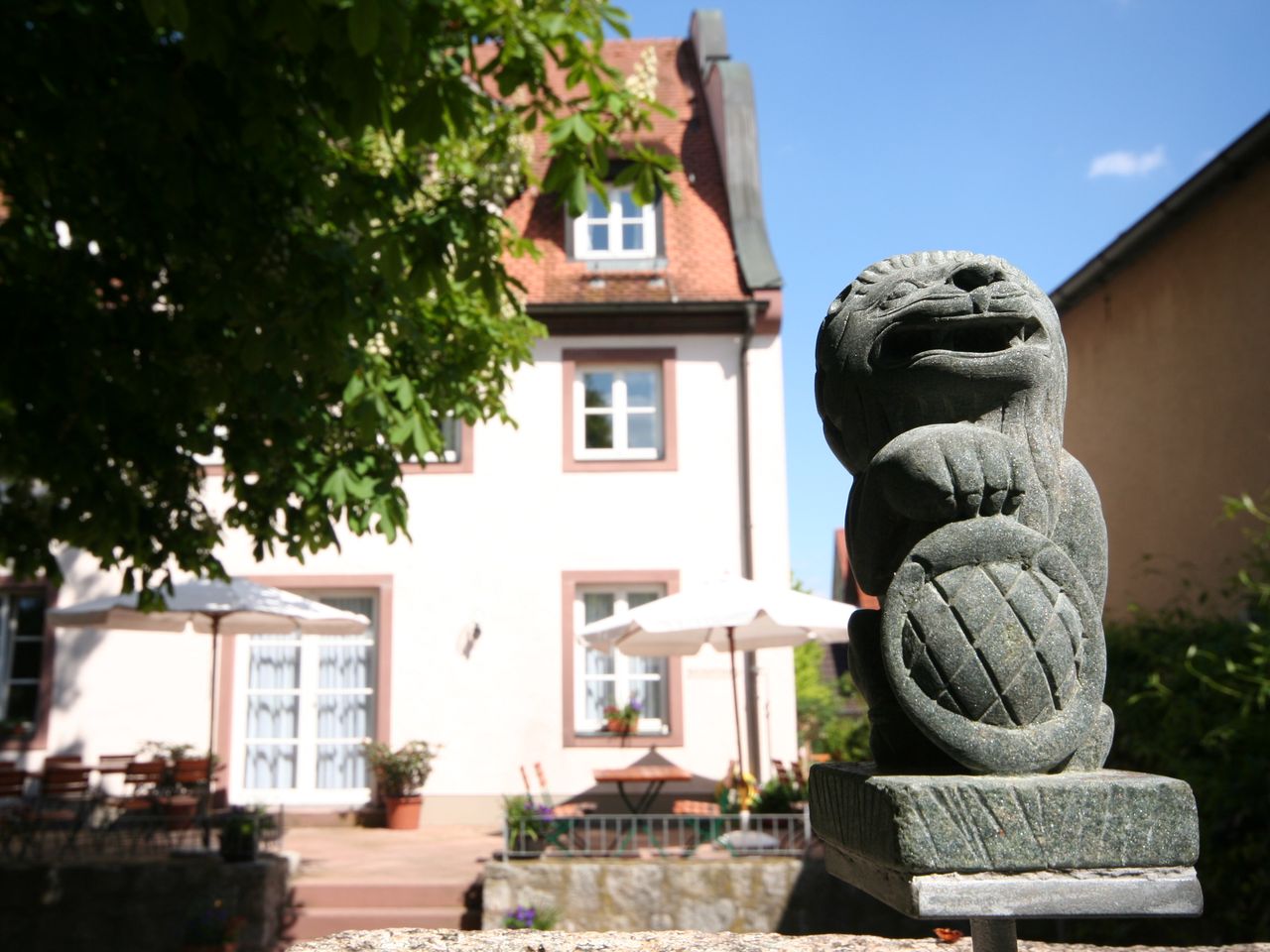 Brückenschoppen in Würzburg auf alter Mainbrücke