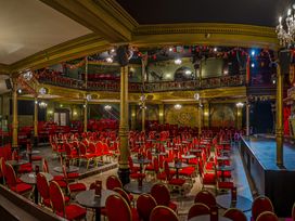 Der achtsame Tiger im Schmidts Tivoli in Hamburg – Kindermusical mit Ticket & Hotel